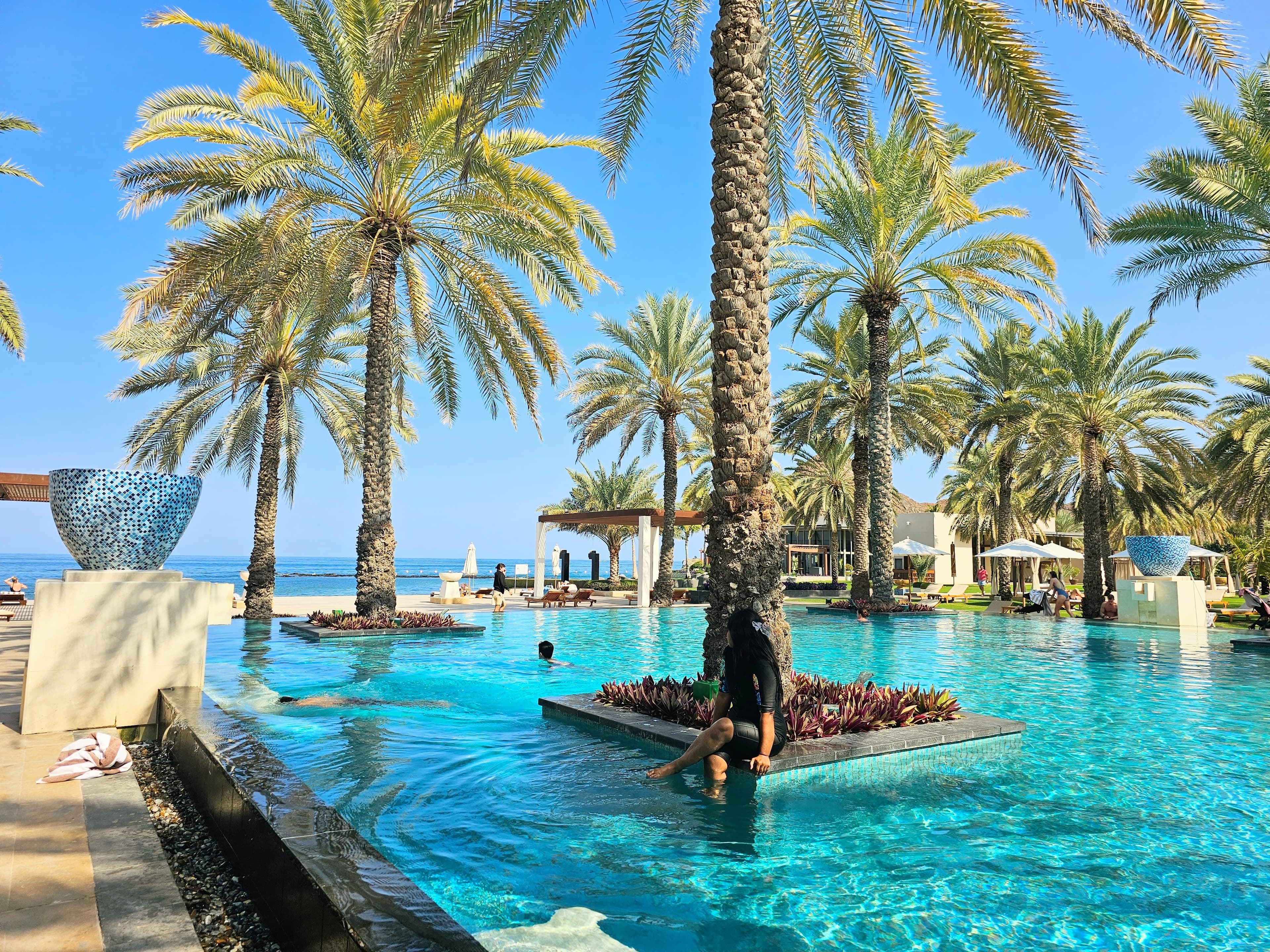 A quiet horizon and still water