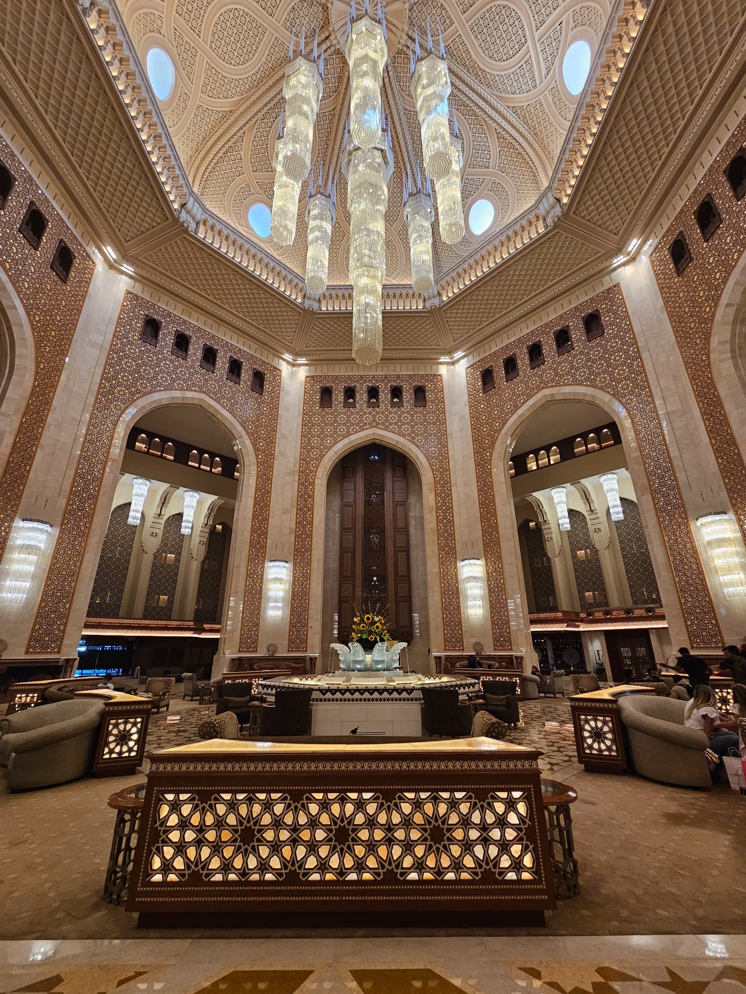 A striking infinity pool